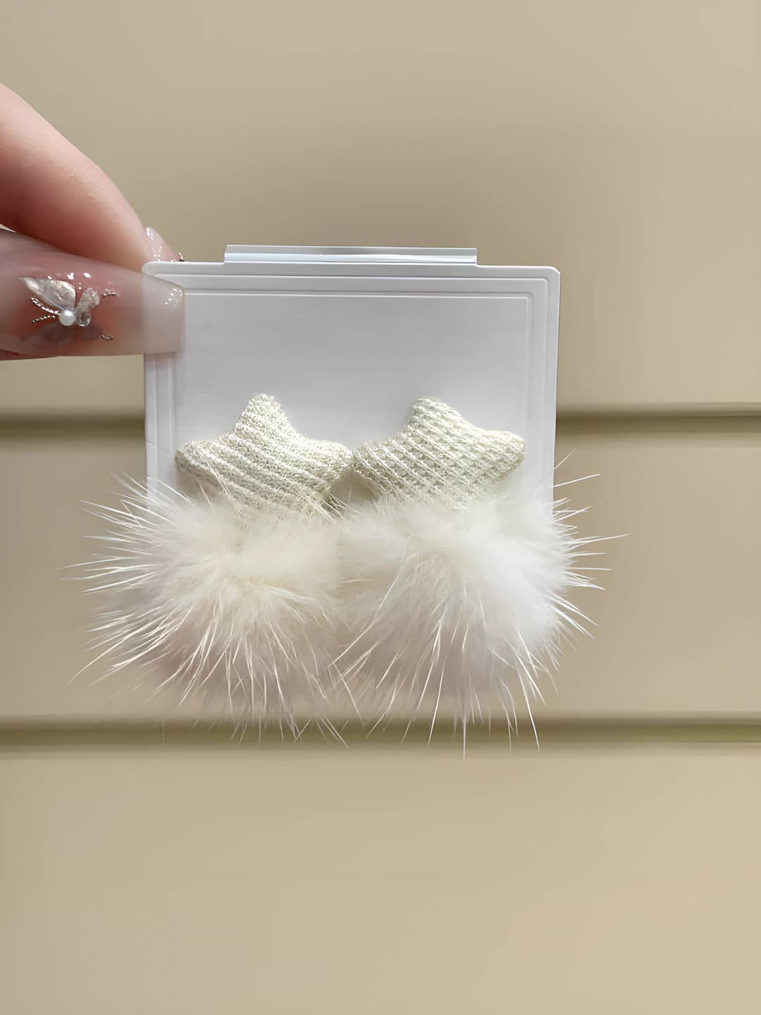 Women's fur pom-pom earrings in Korean style for autumn-winter, 2026