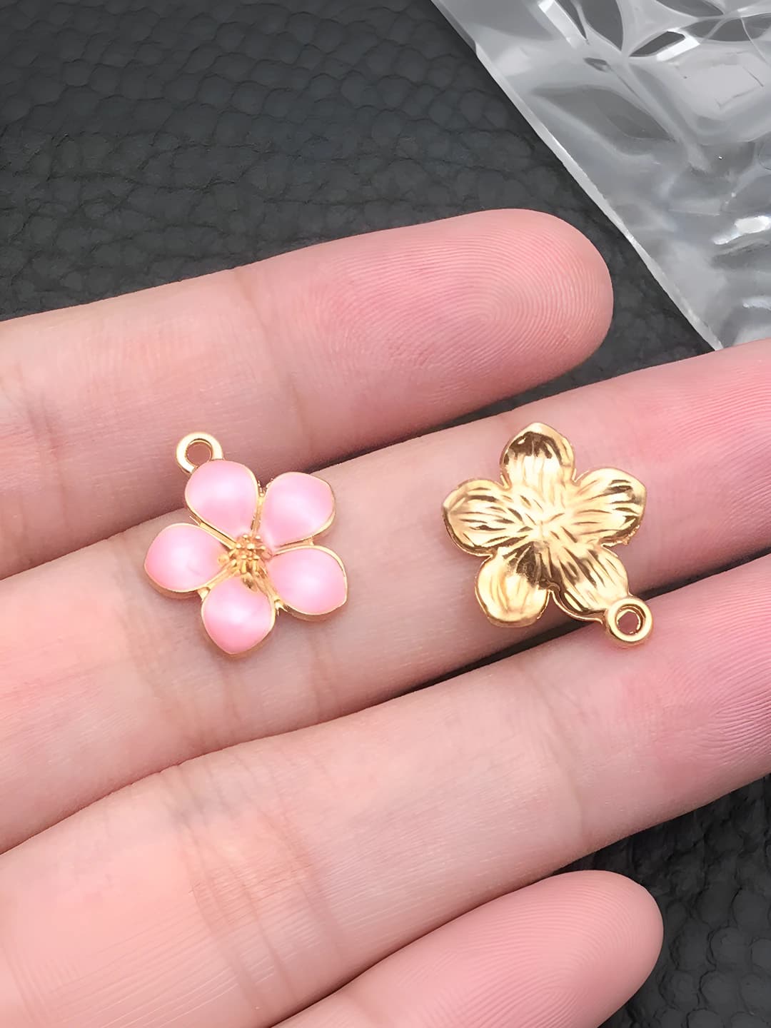 1 ta pushti sakura guli 14x16mm-1.2g-10961