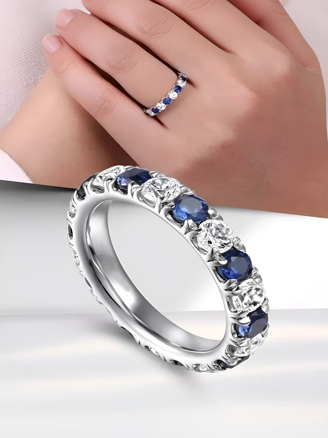 Women's geometric copper ring with zirconia