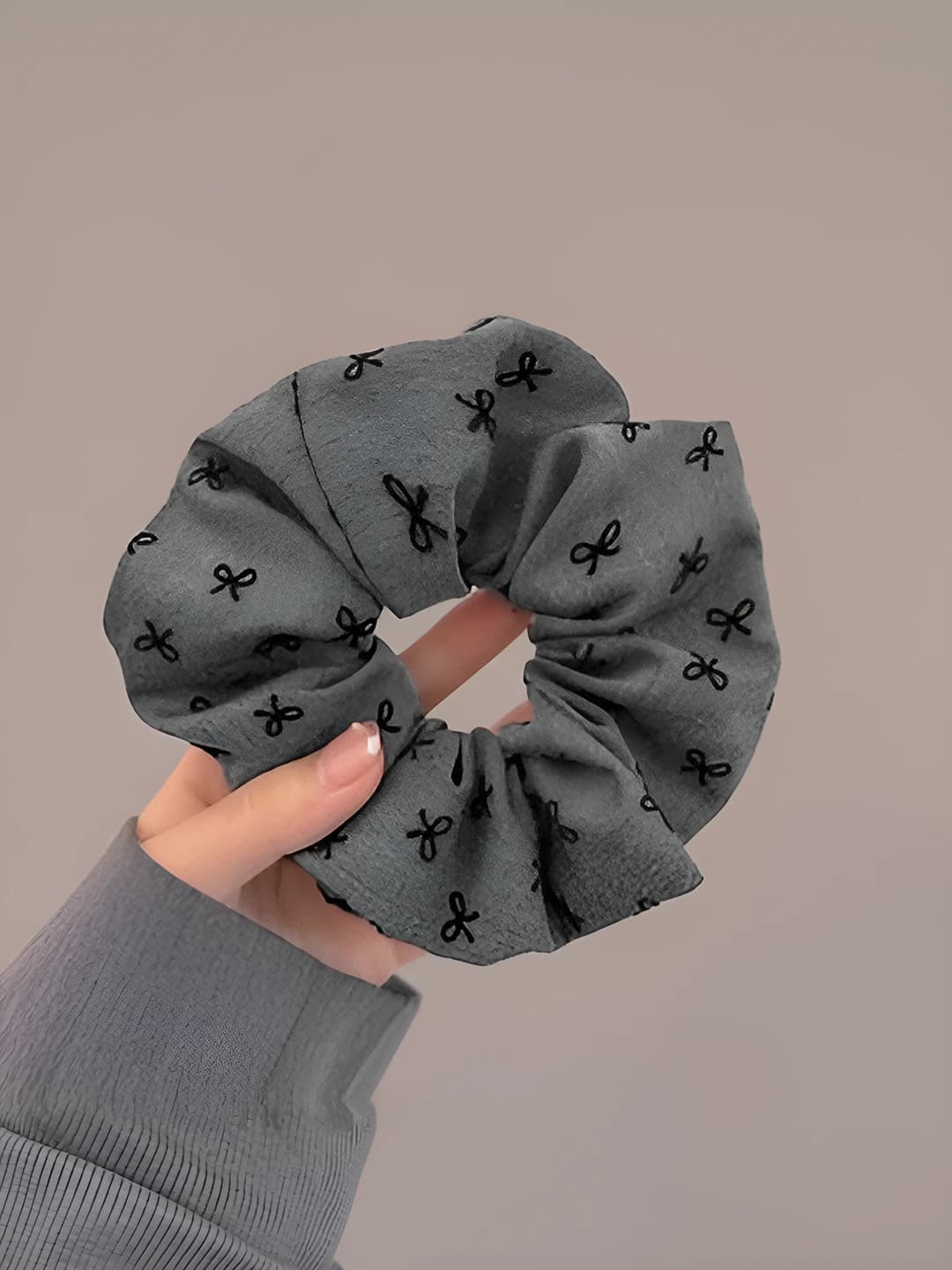 Grey bow, 12 cm