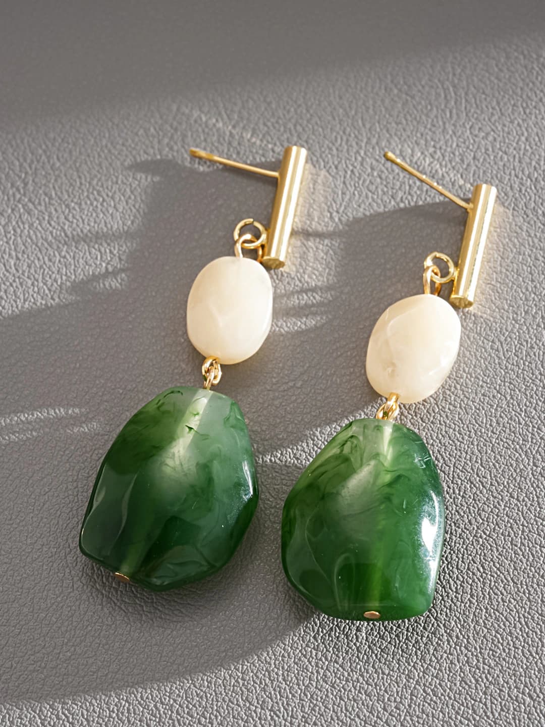 Серебряная игла - Белый - Зелёный