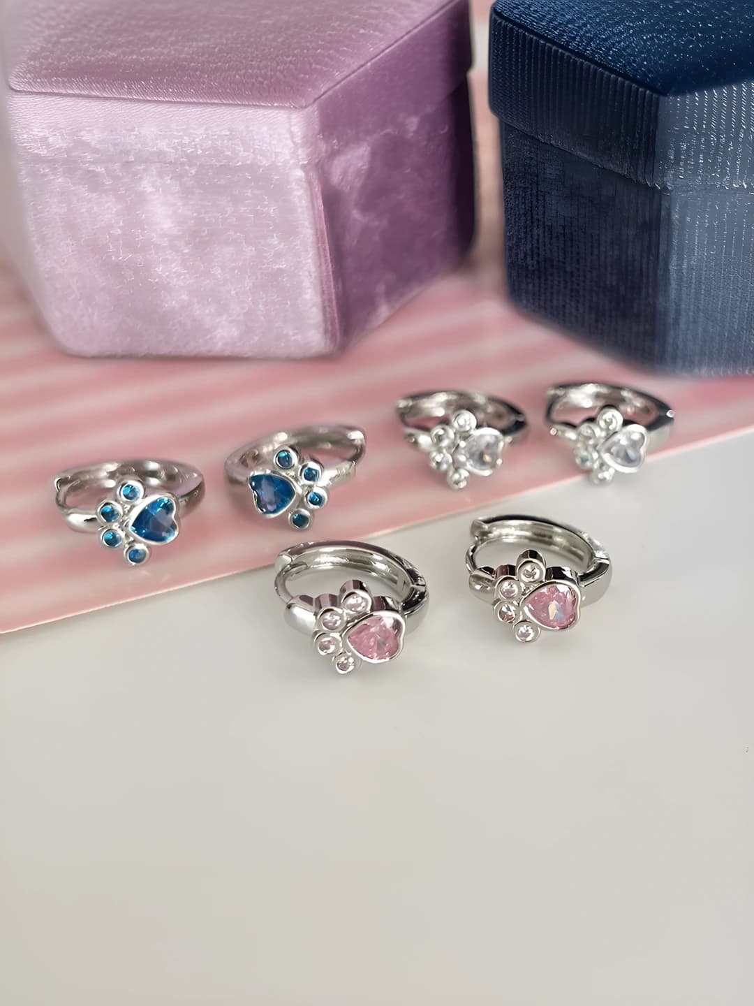 Women's pink rhinestone rings with heart and cat paw design