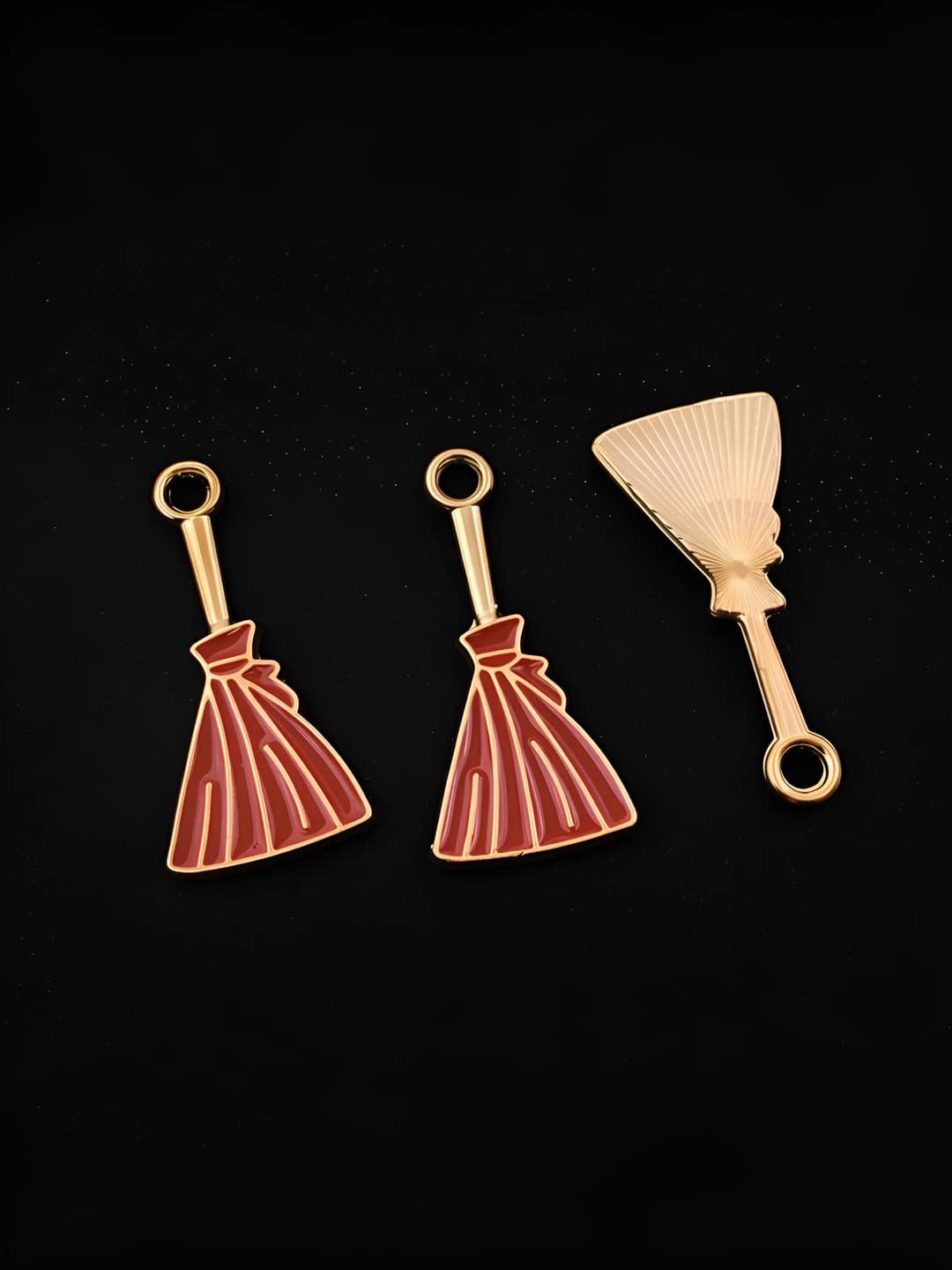 1 pc Red-Brown Halloween Broom 10x23mm-0.7g-14016