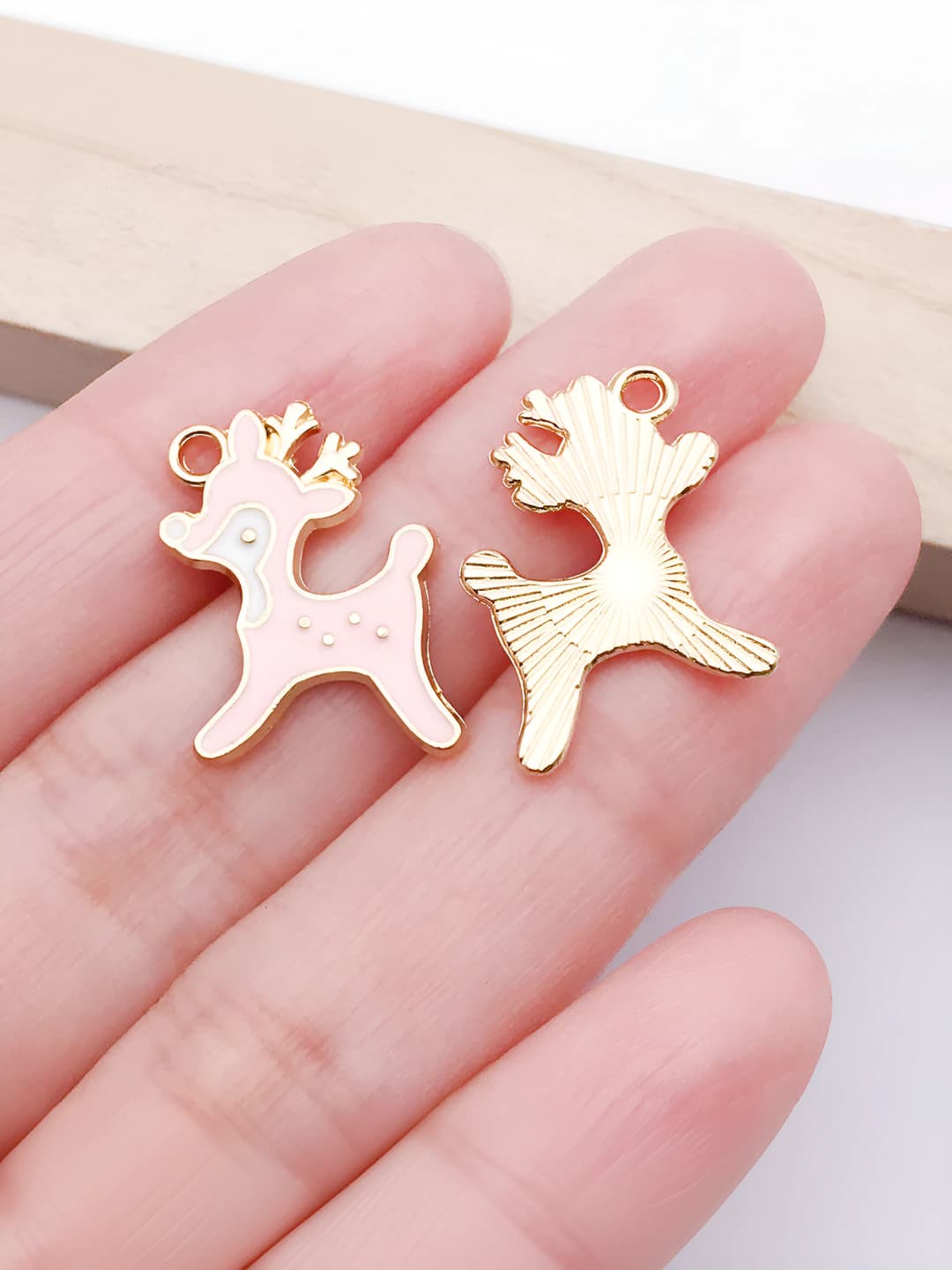 1 ta pushti Xristmas buzovisi 19.5x14x1mm-0.95g-24973