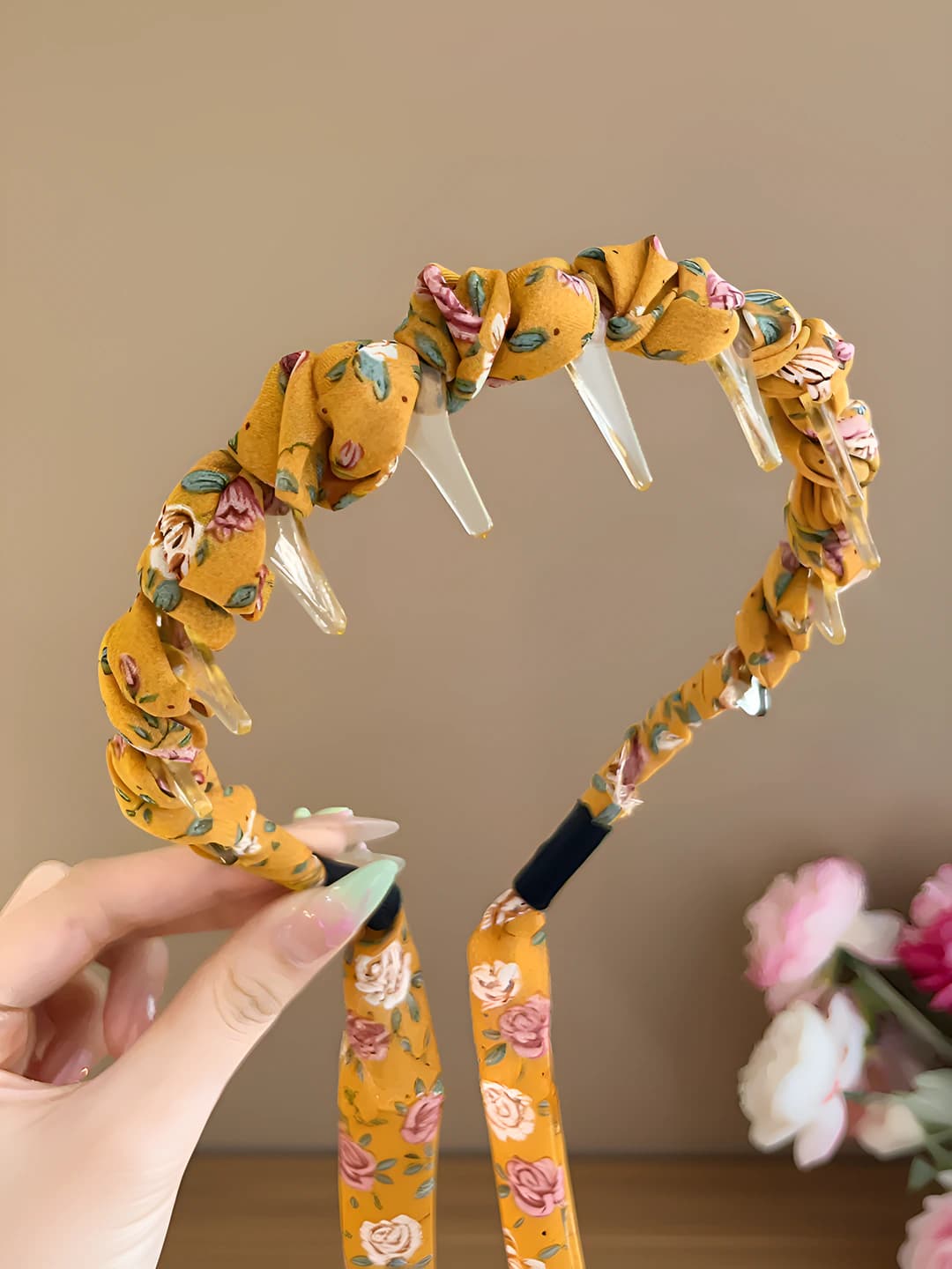 8# Yellow floral, toothed, ribbon