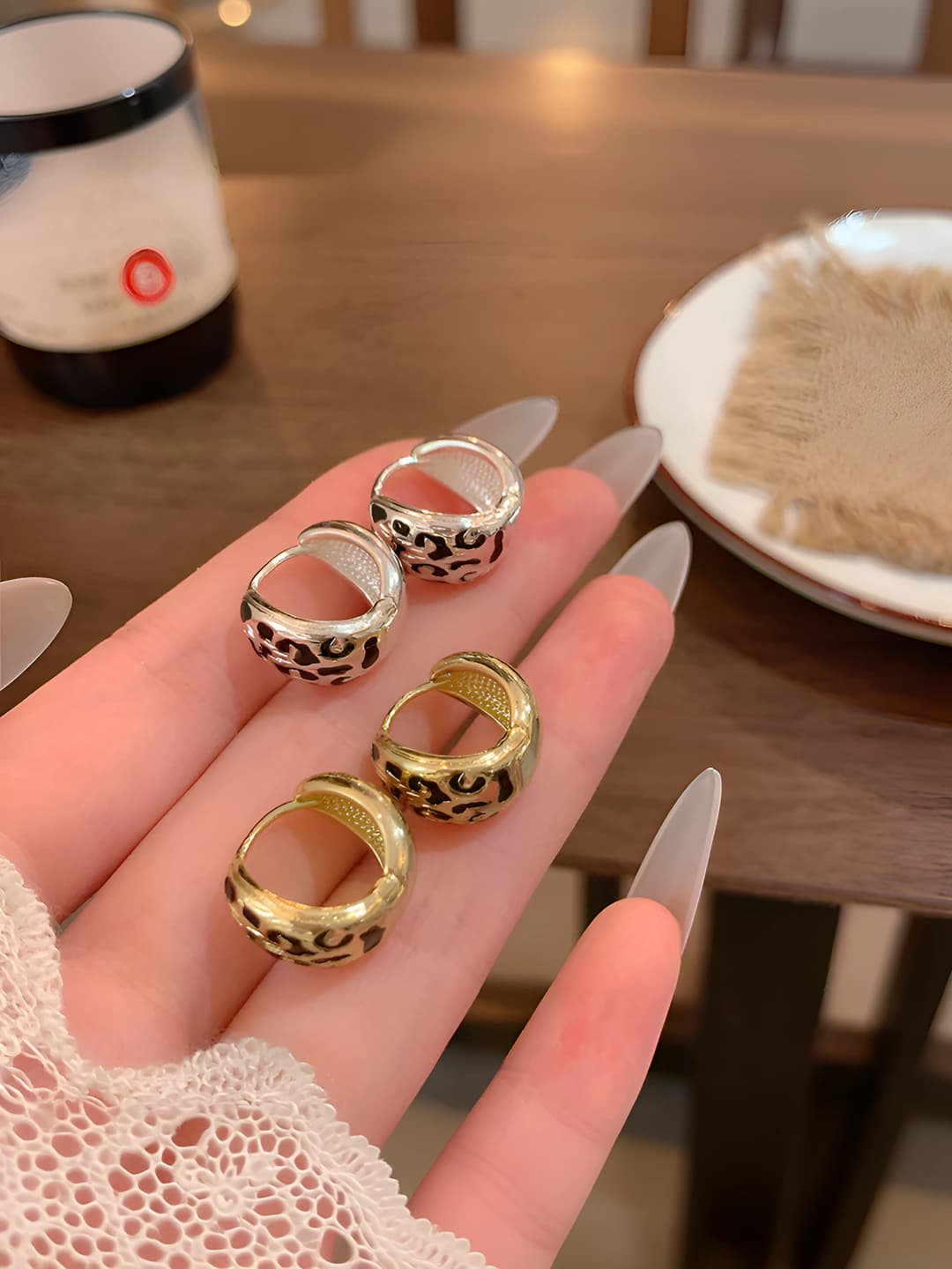 Ayollar uchun retro uslubdagi koreys uslubidagi leopard print halqa ziraklar, 925 kumush qo'lda, kuz-qish mavsumi uchun