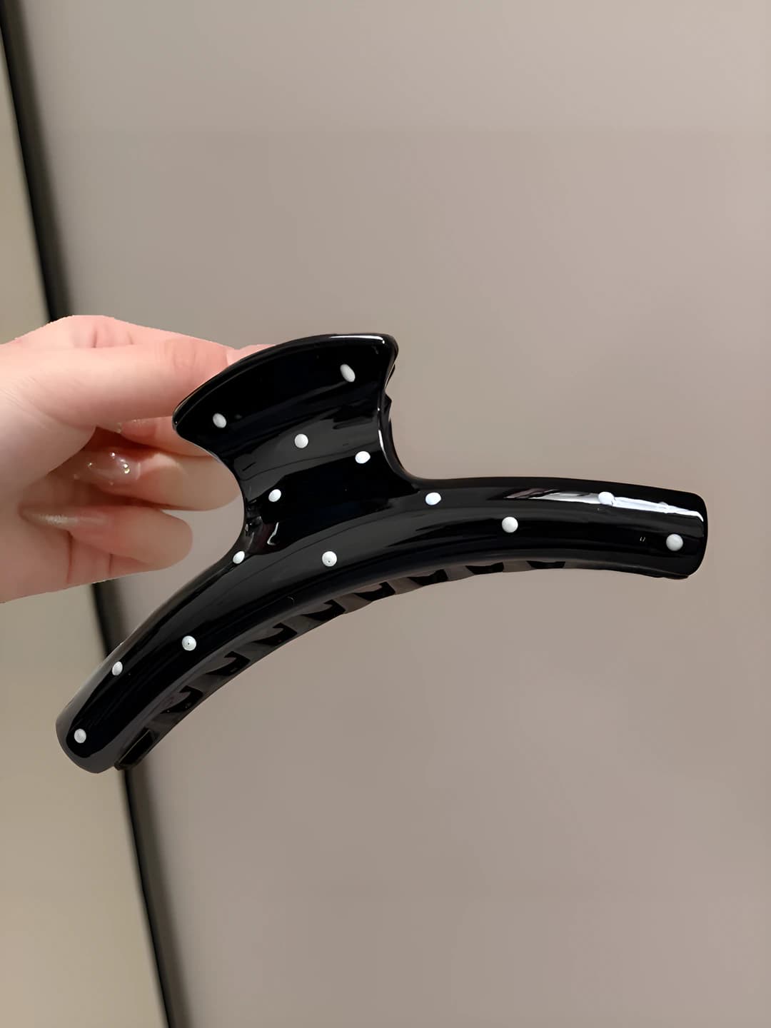 9# Black with white dots hanger 11.5 cm