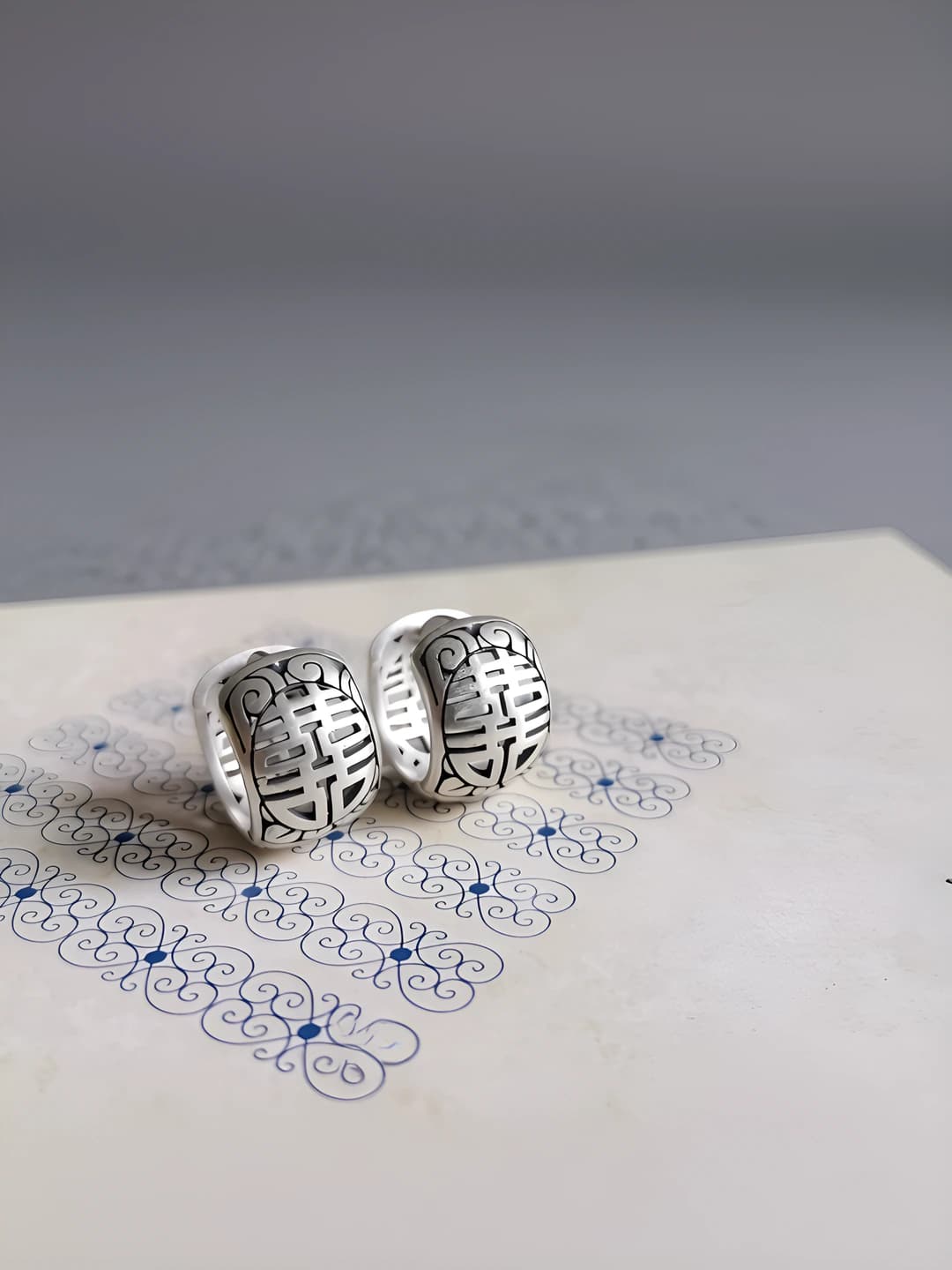 Silver Xi symbol 1145