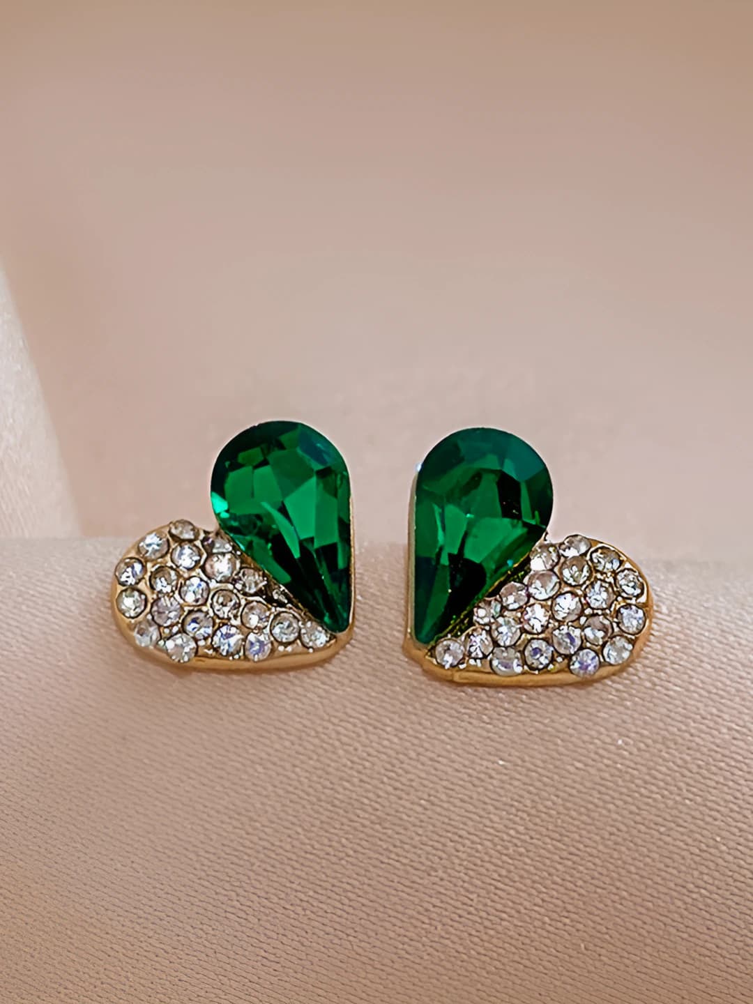 Silver post - Green heart studs