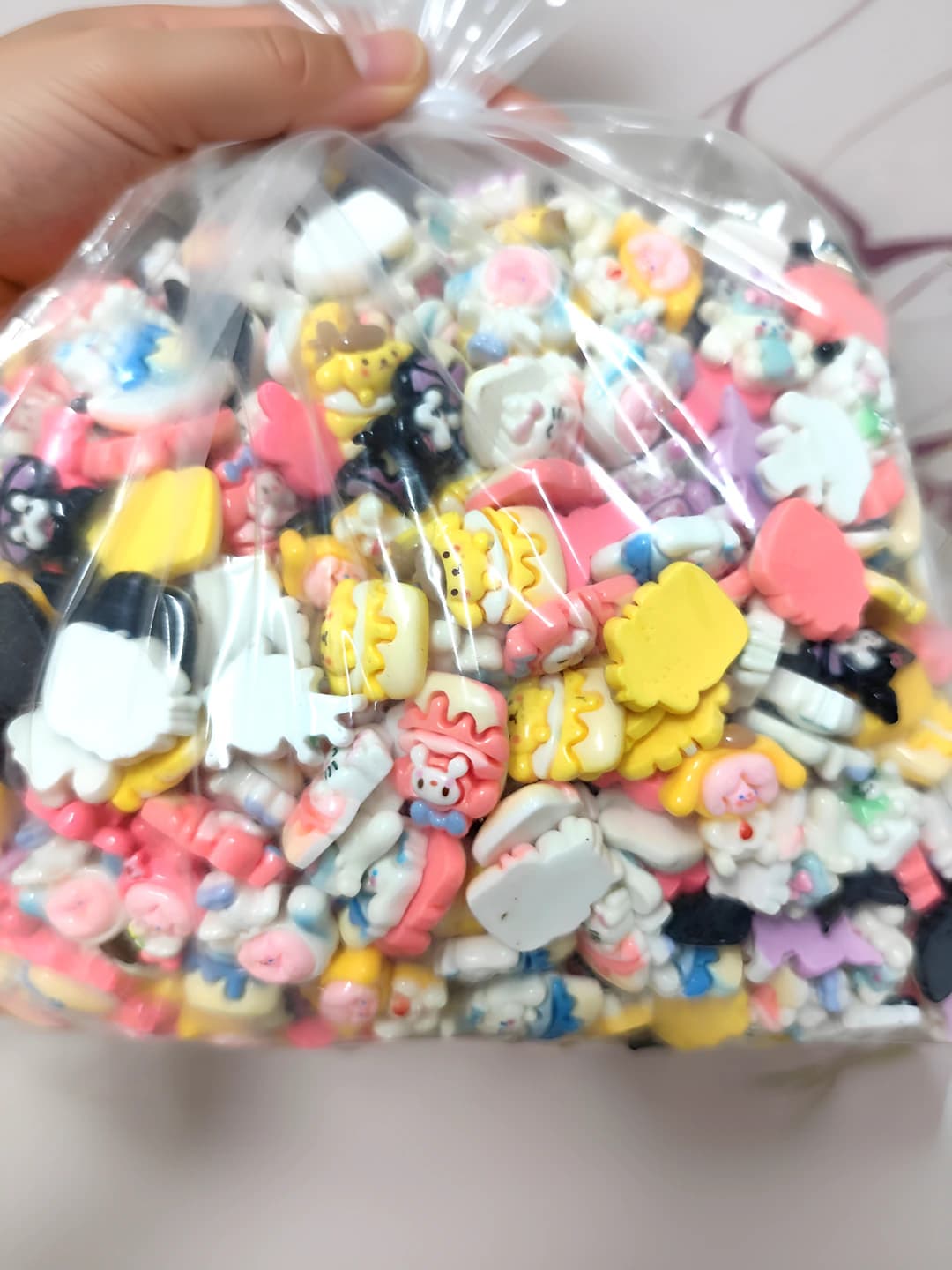 Aralash rangli Sanrio smola DIY aksessuarlari