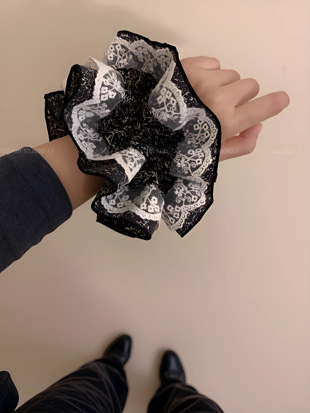 2# Black lace 15 cm