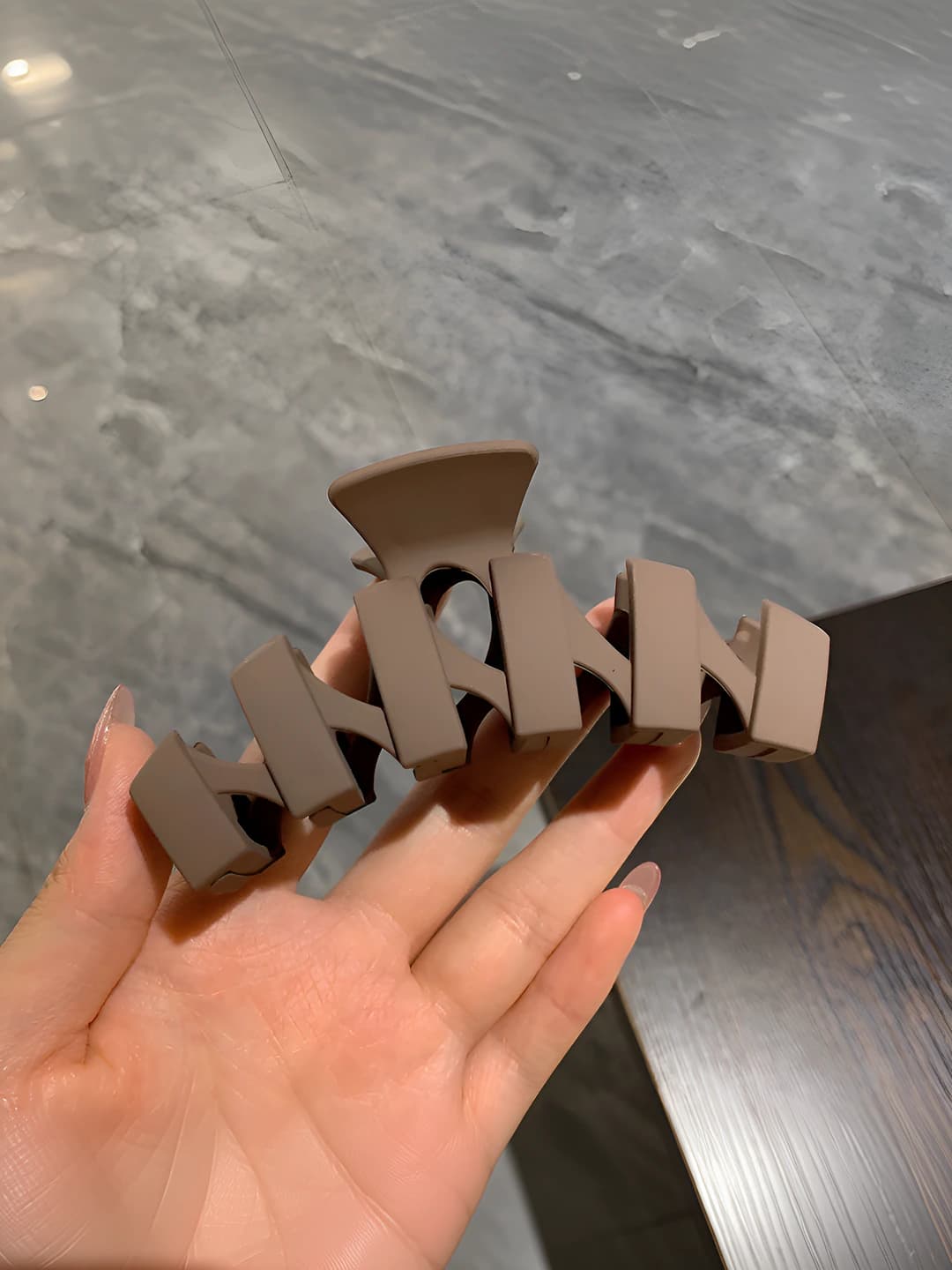7#Irregular dark coffee clip 11cm