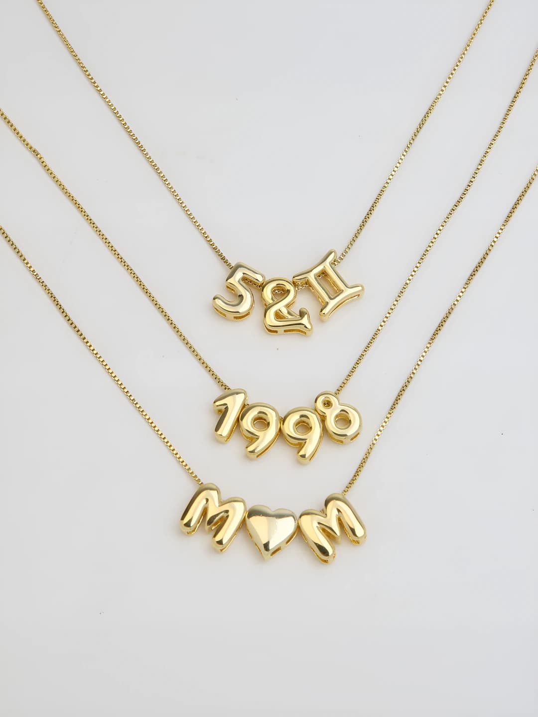 Women's 18k gold plated brass necklace with 26 English letter pendants