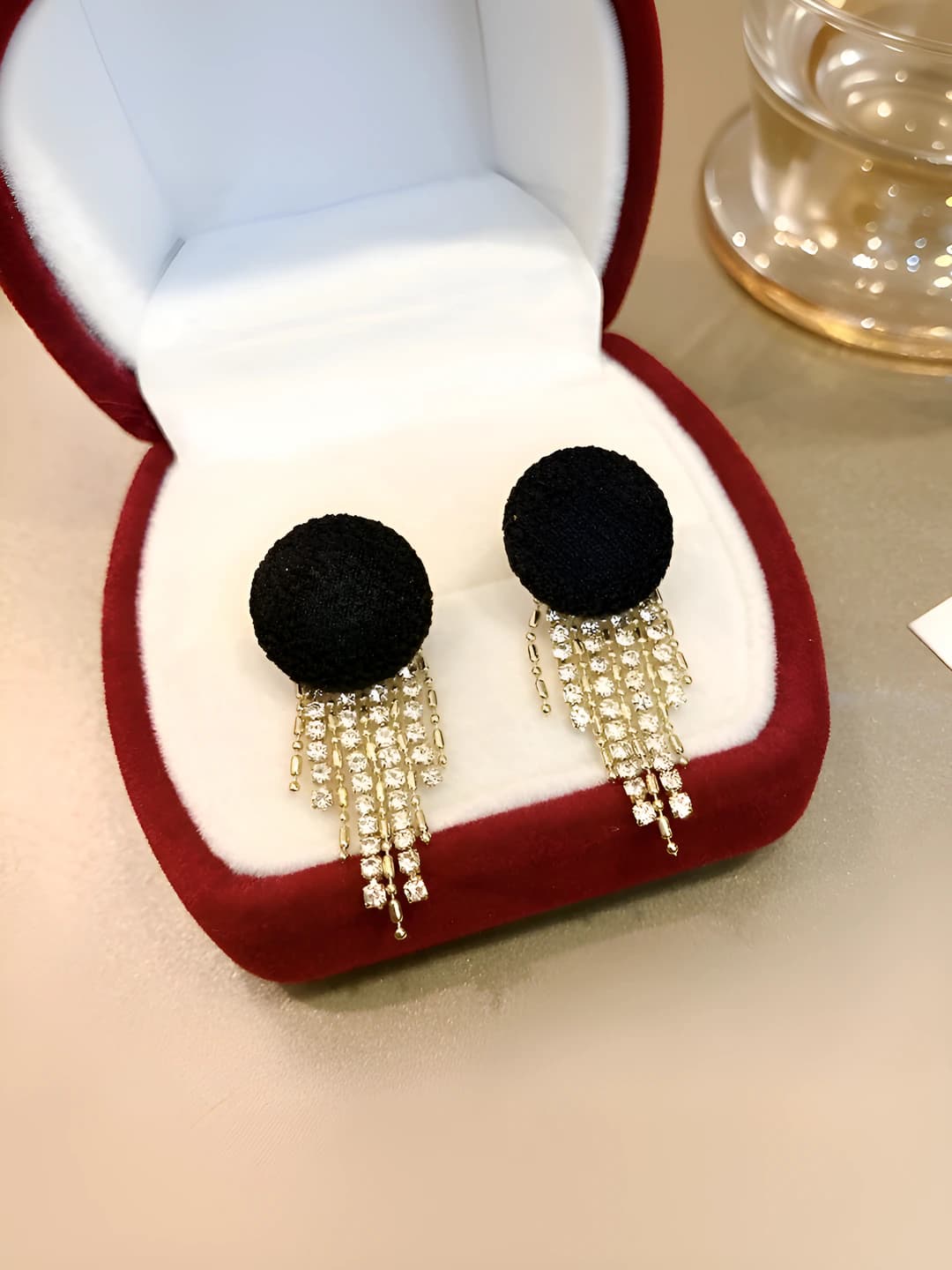 Women's retro style black tassel earrings, French fresh and gentle, delicate and elegant, light luxury, S925 silver post