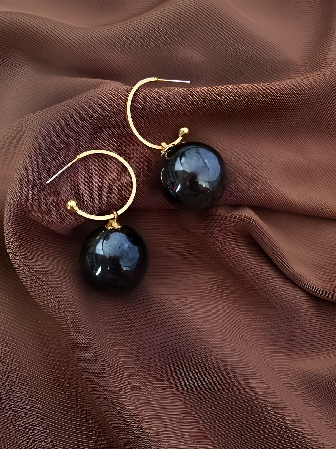 Black large pearl earrings A528