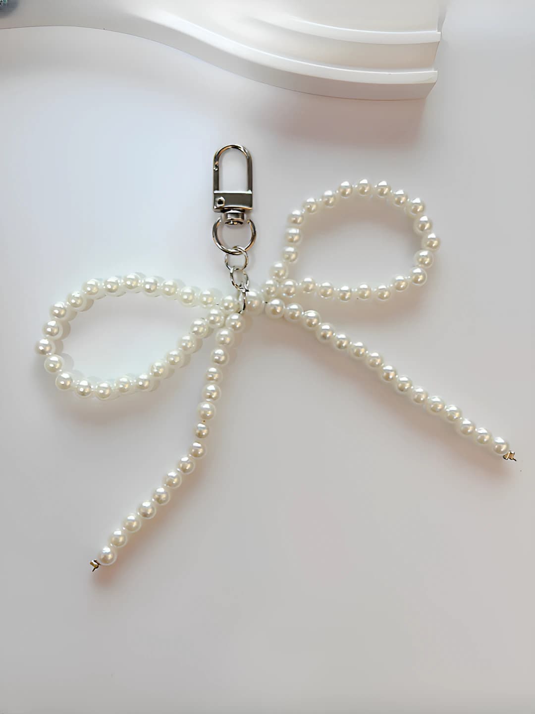 Pearl bow