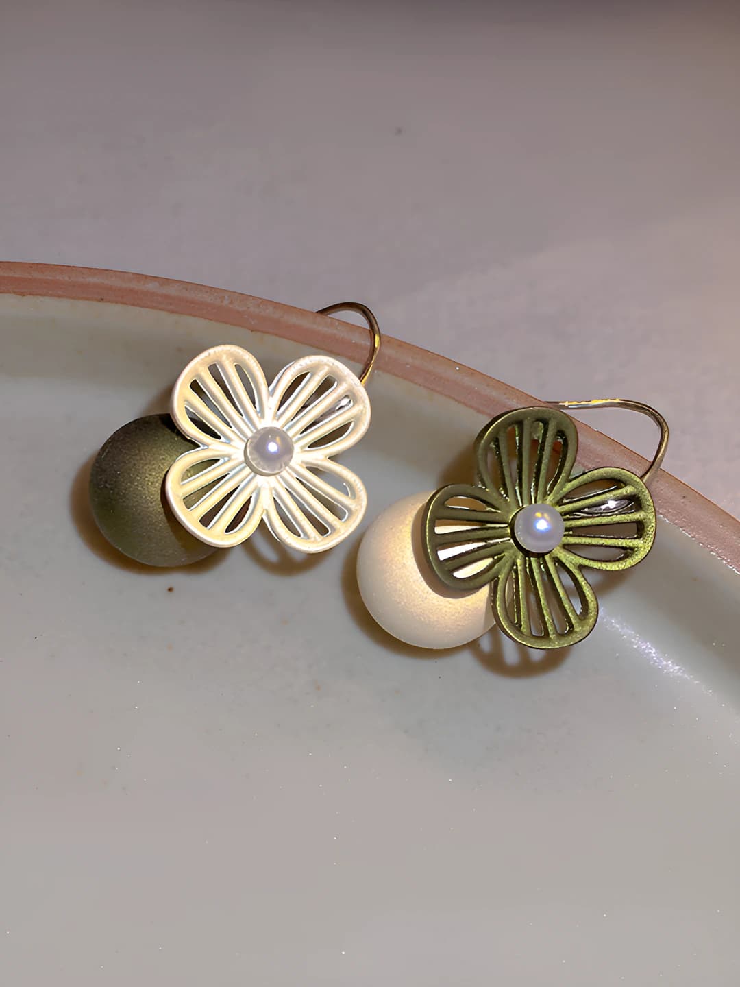 E5928 gold