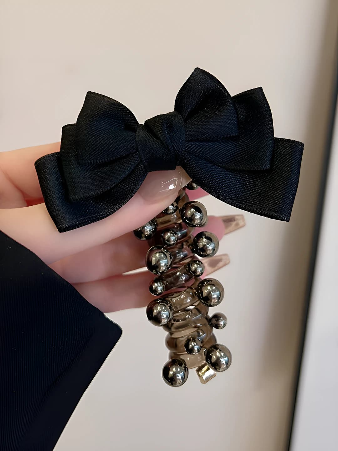 Black 3-layer bow, black pearls