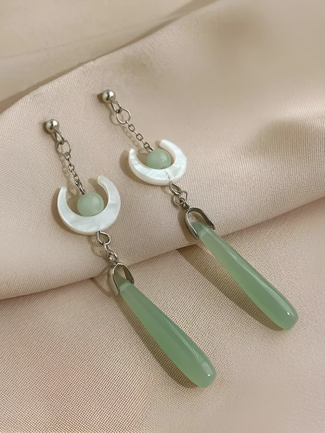 Song style faux jade stud earrings