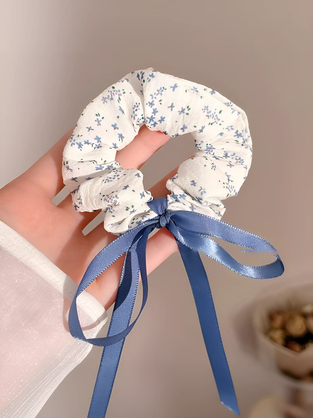 Blue, thin bow, 9 cm
