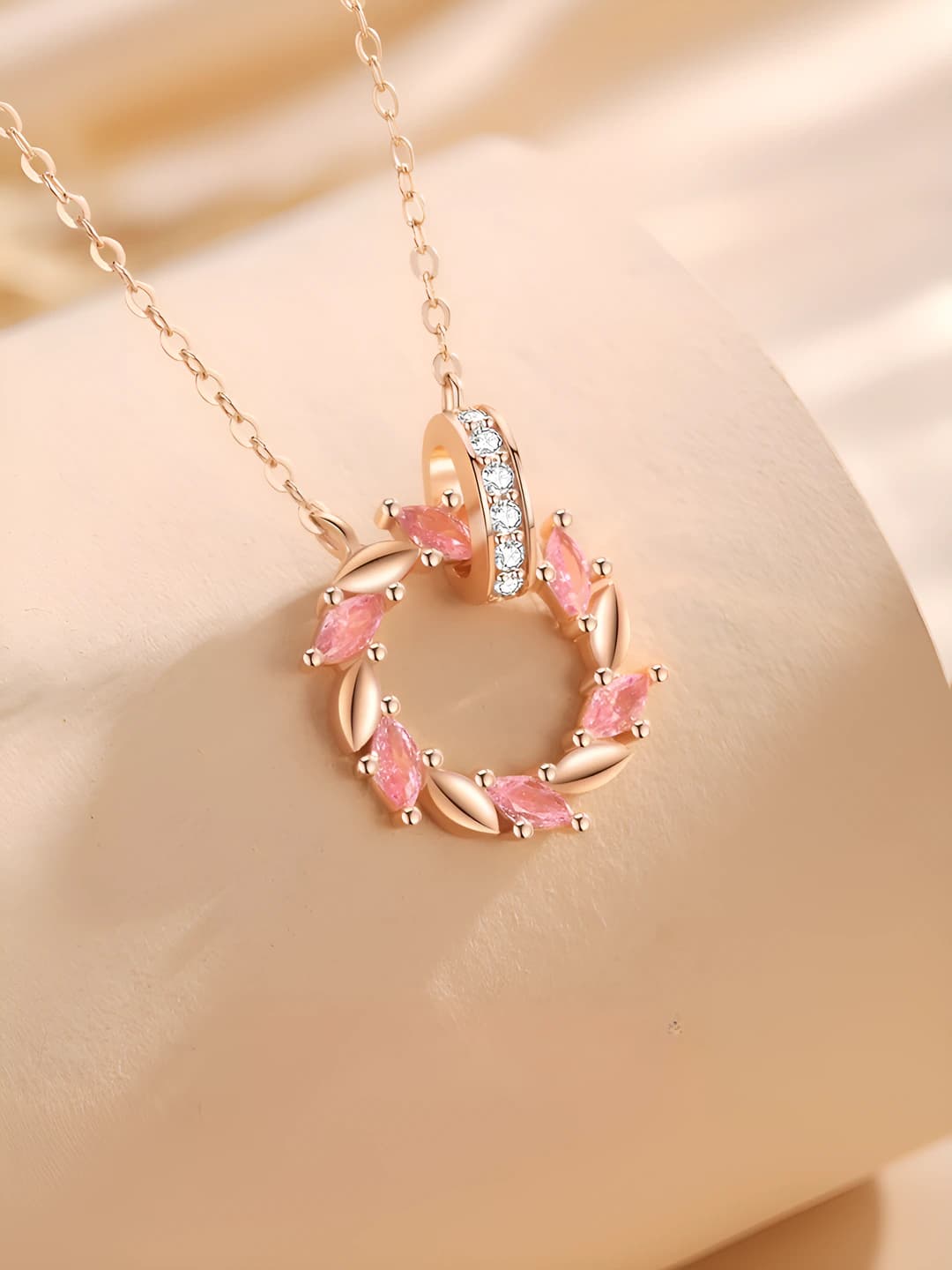Women's pendant: rose gold, micro-set zircon, double ring, wreath shape, ins style