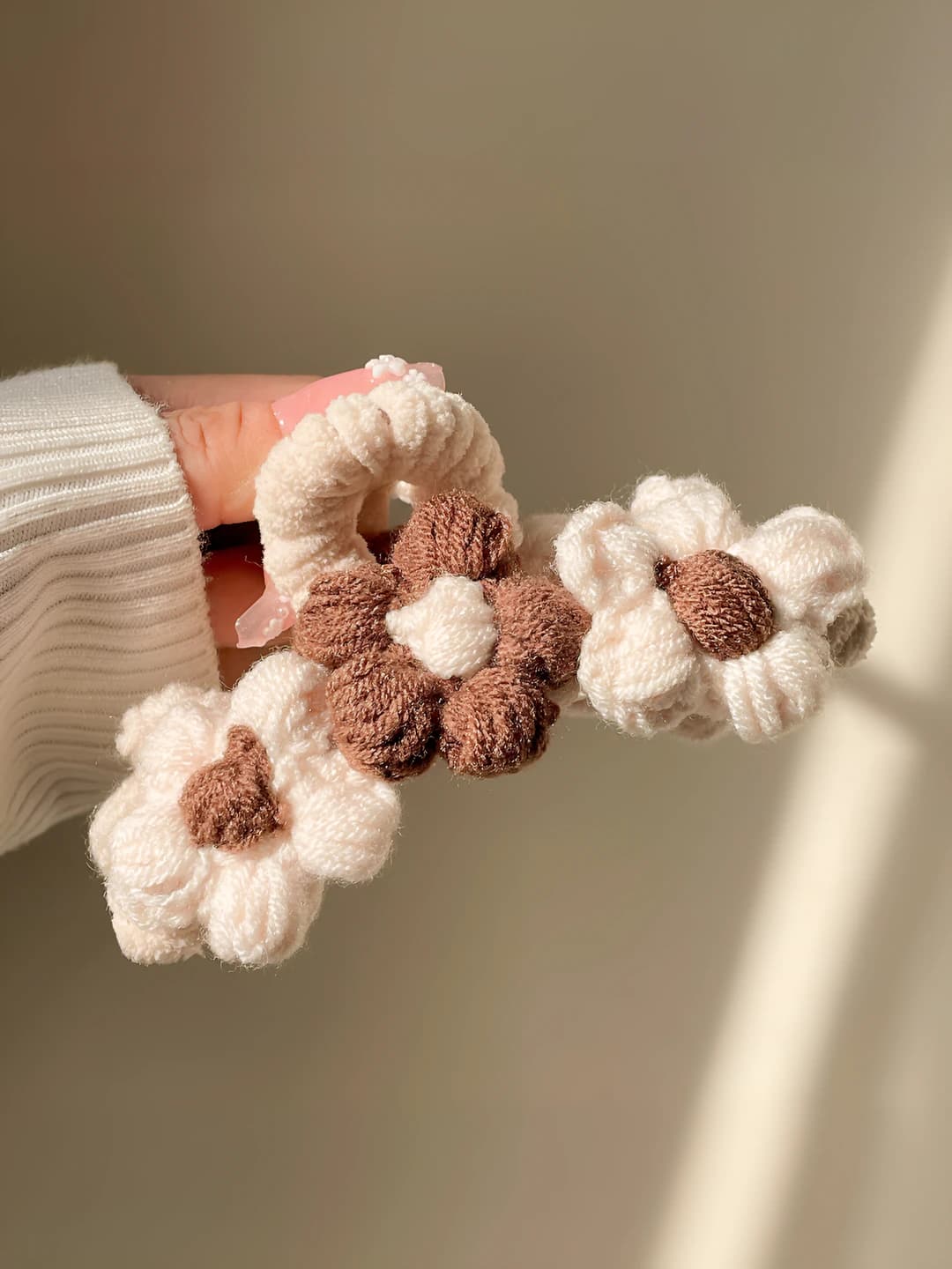 Beige-coffee flowers