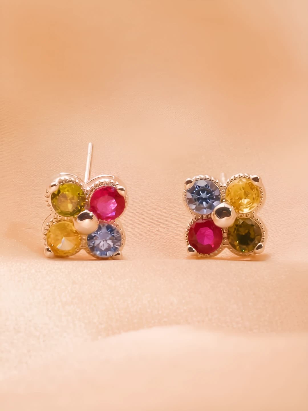 Серебряные серьги с цирконом