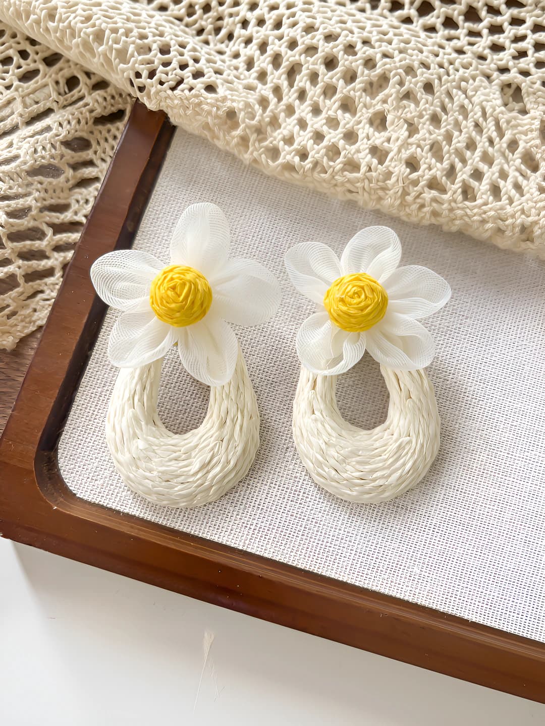 White straw flower earrings