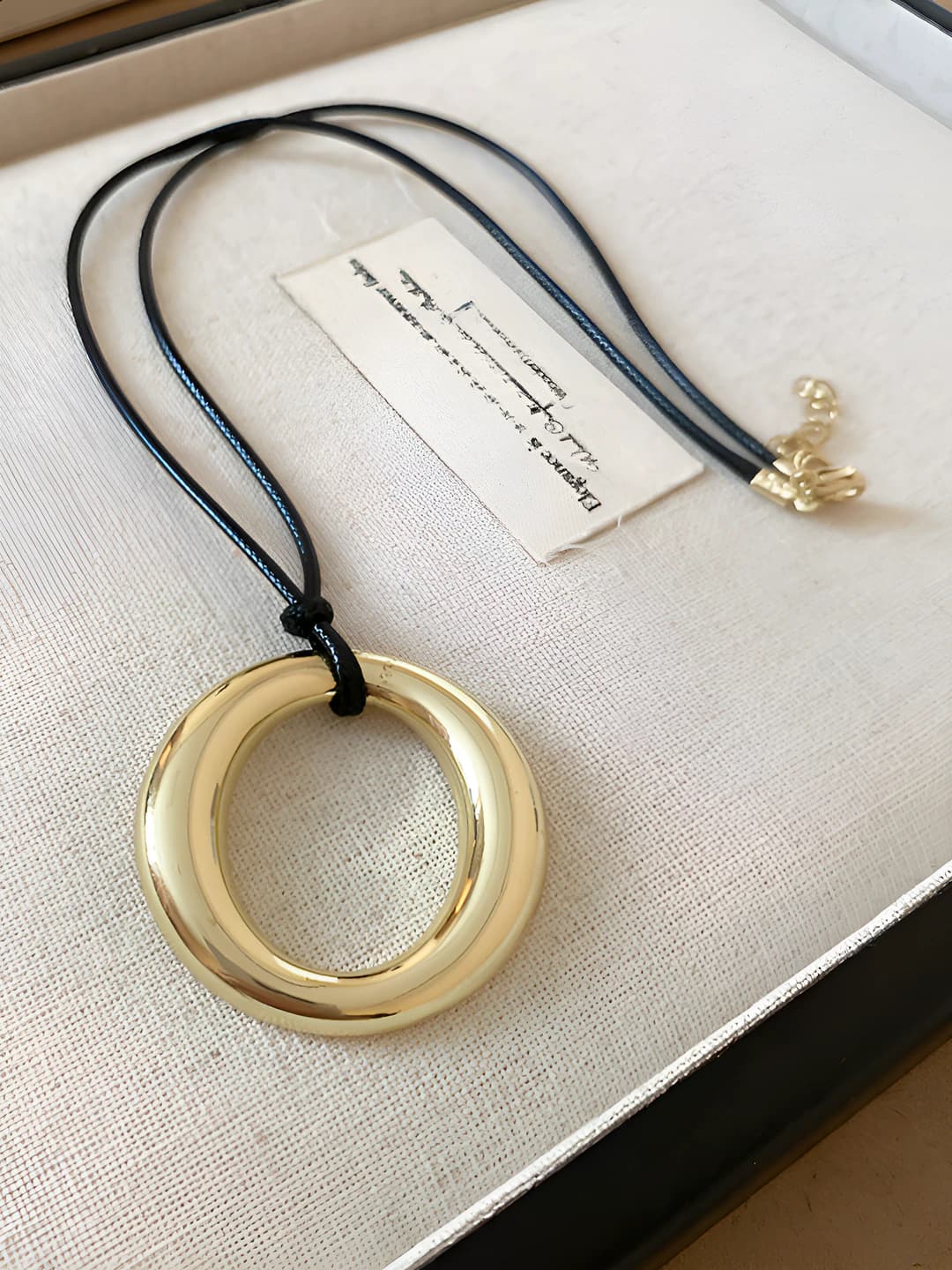 31# Necklace - Gold - O-shape