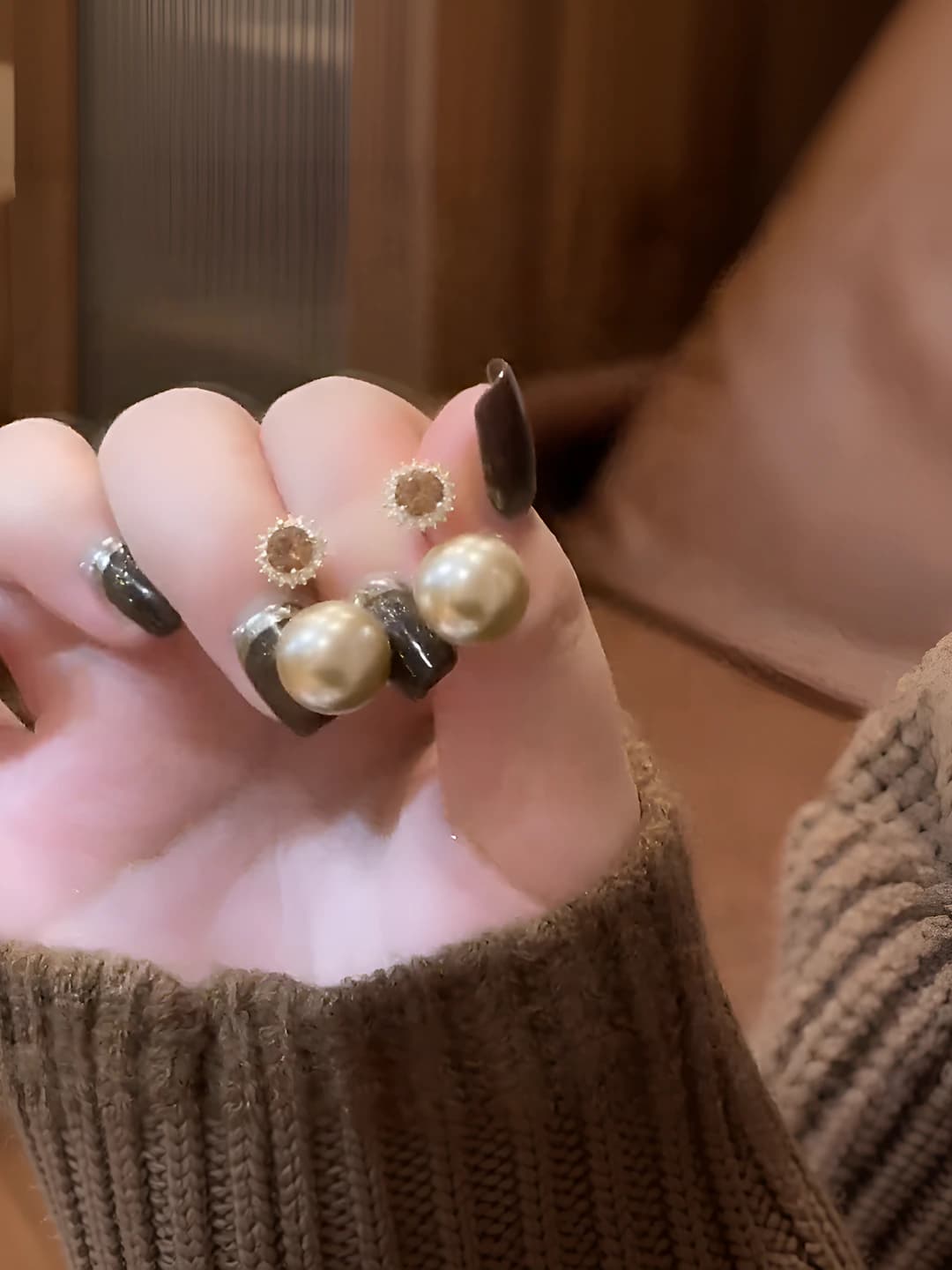 Coffee zircon earrings