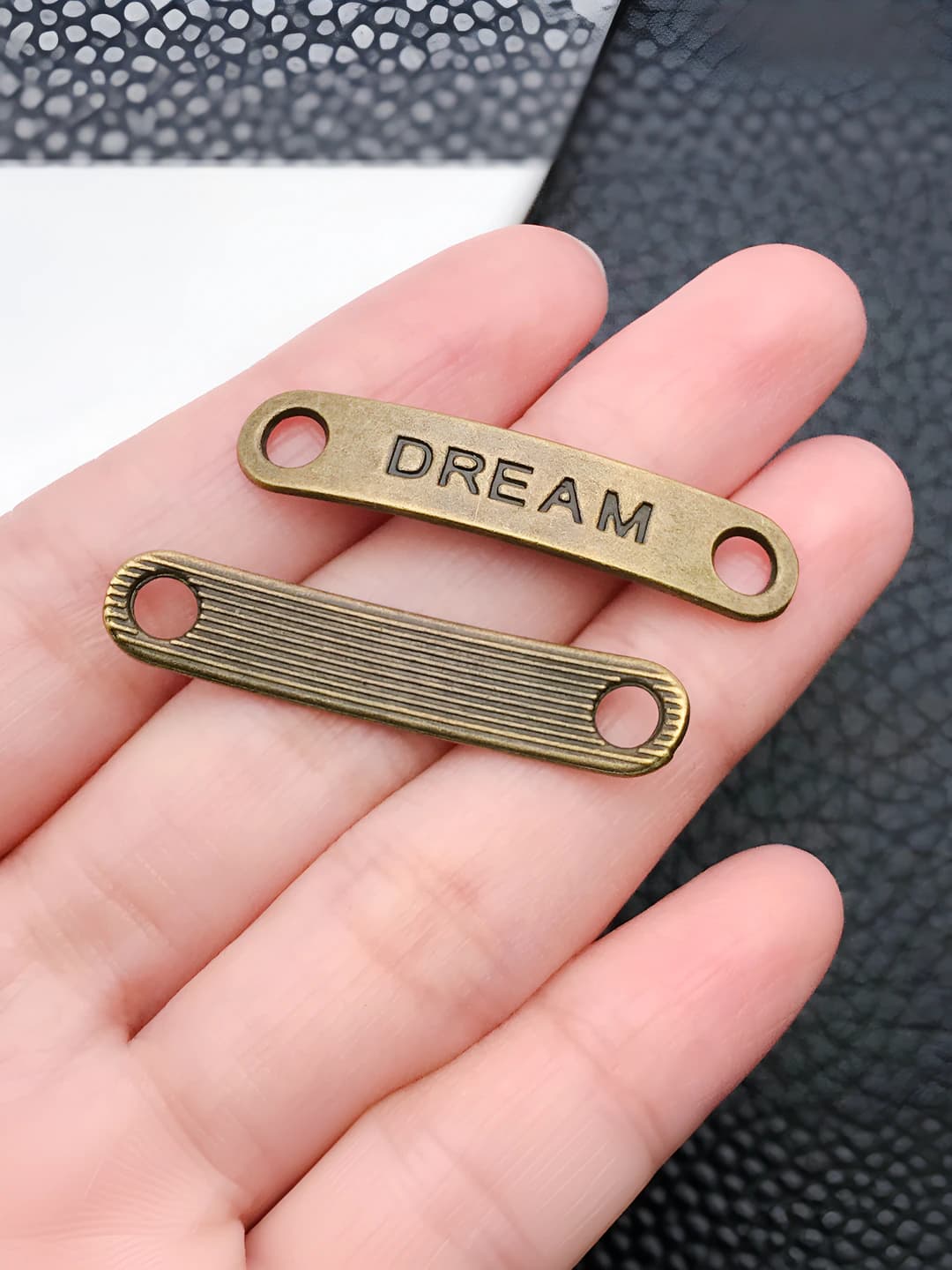 1 pc antique teal rectangle 'dream' 8x35mm-2.1g
