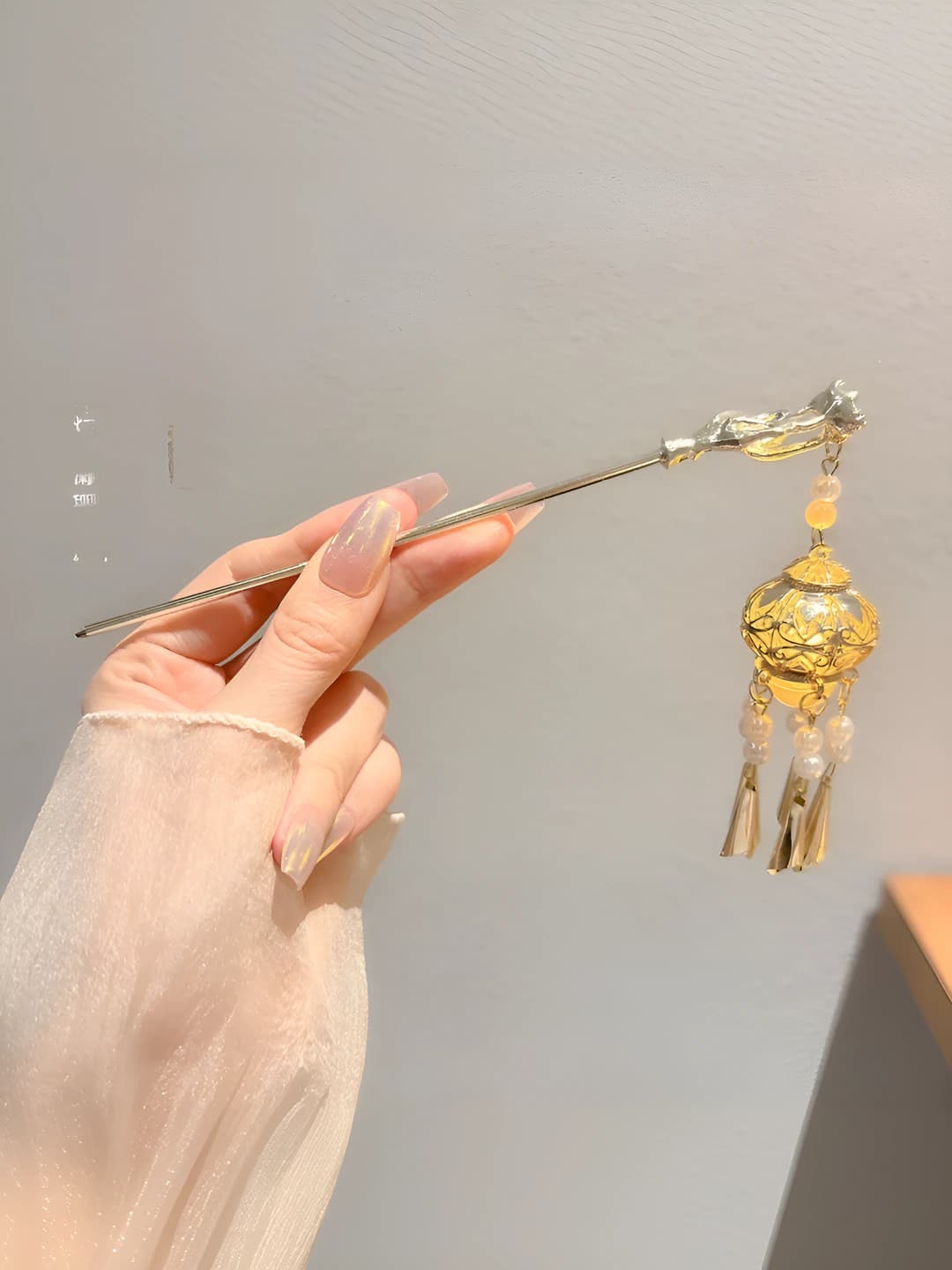 49# Round lantern hairpin