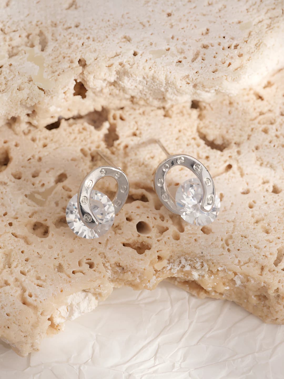1 ct earrings (pair)