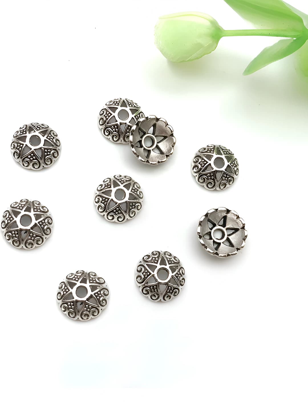 1 Flower cap 8x8mm-0.3g-1 hole-16324