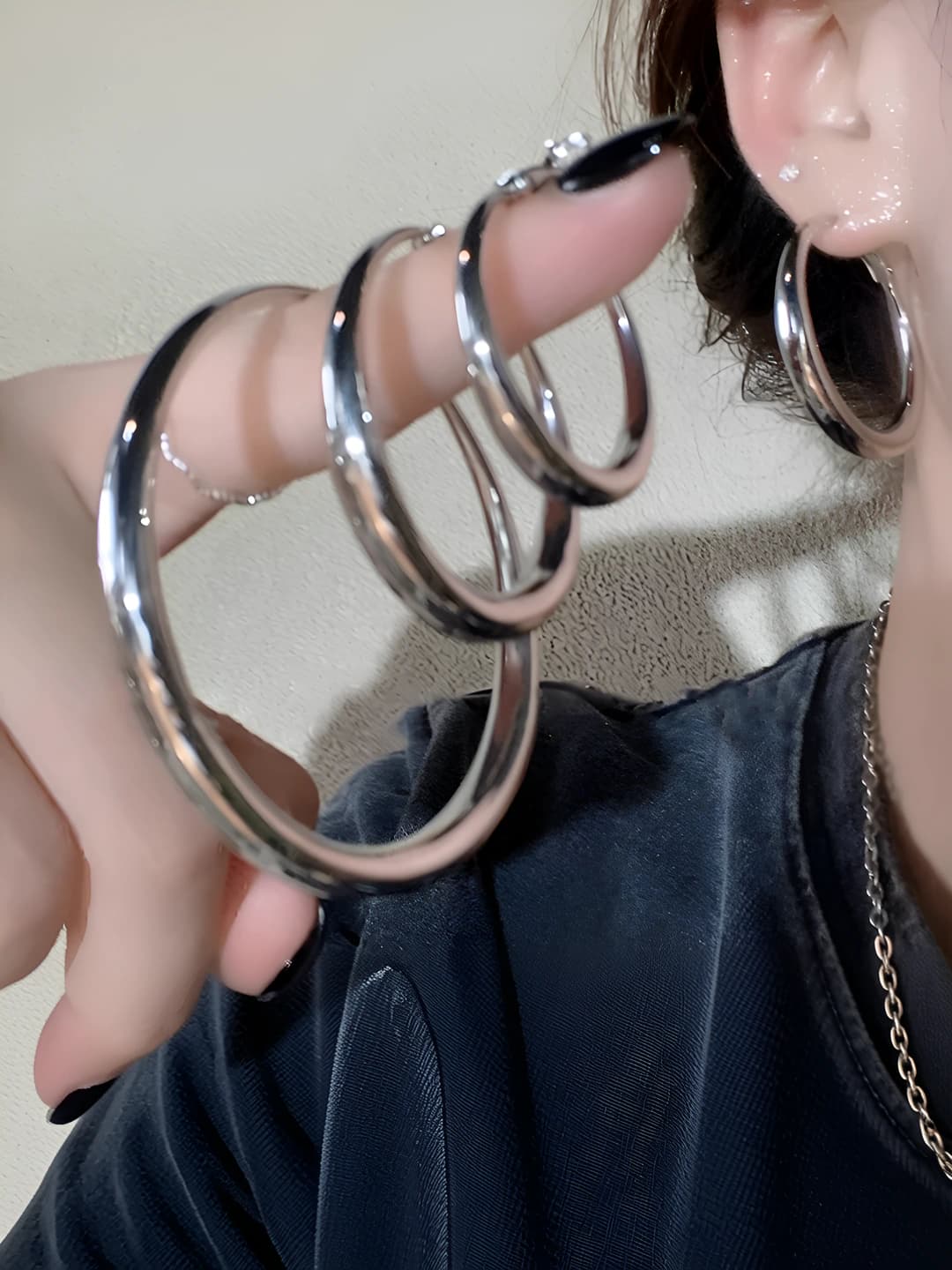 Women's large hoop earrings, 2026, ins style, geometric design element, alloy material, electroplating process, luxury feel