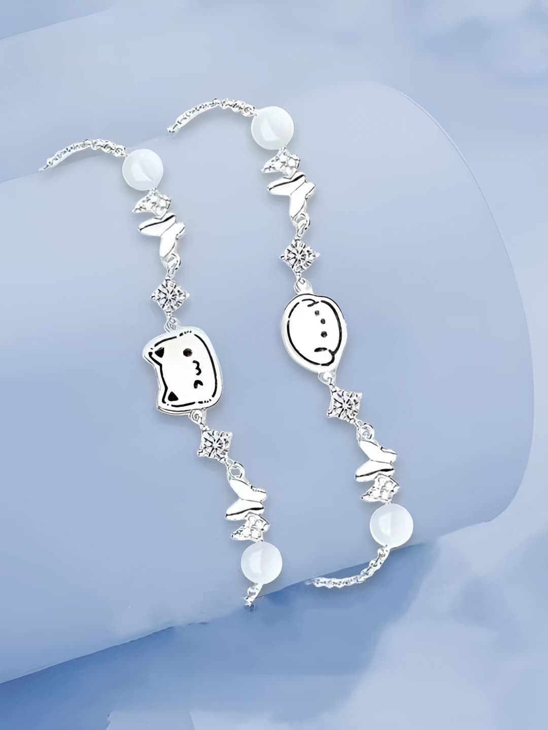 Women's couple bracelet in cartoon style, cute design element