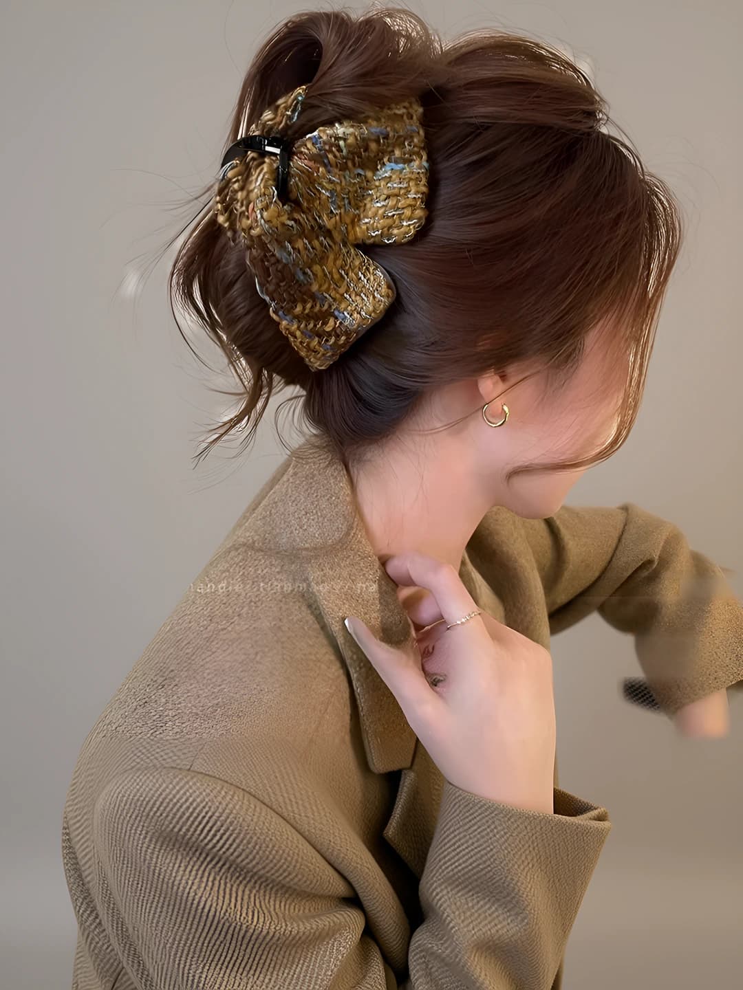 Two-tone yellow-blue braided clip, ~13 cm