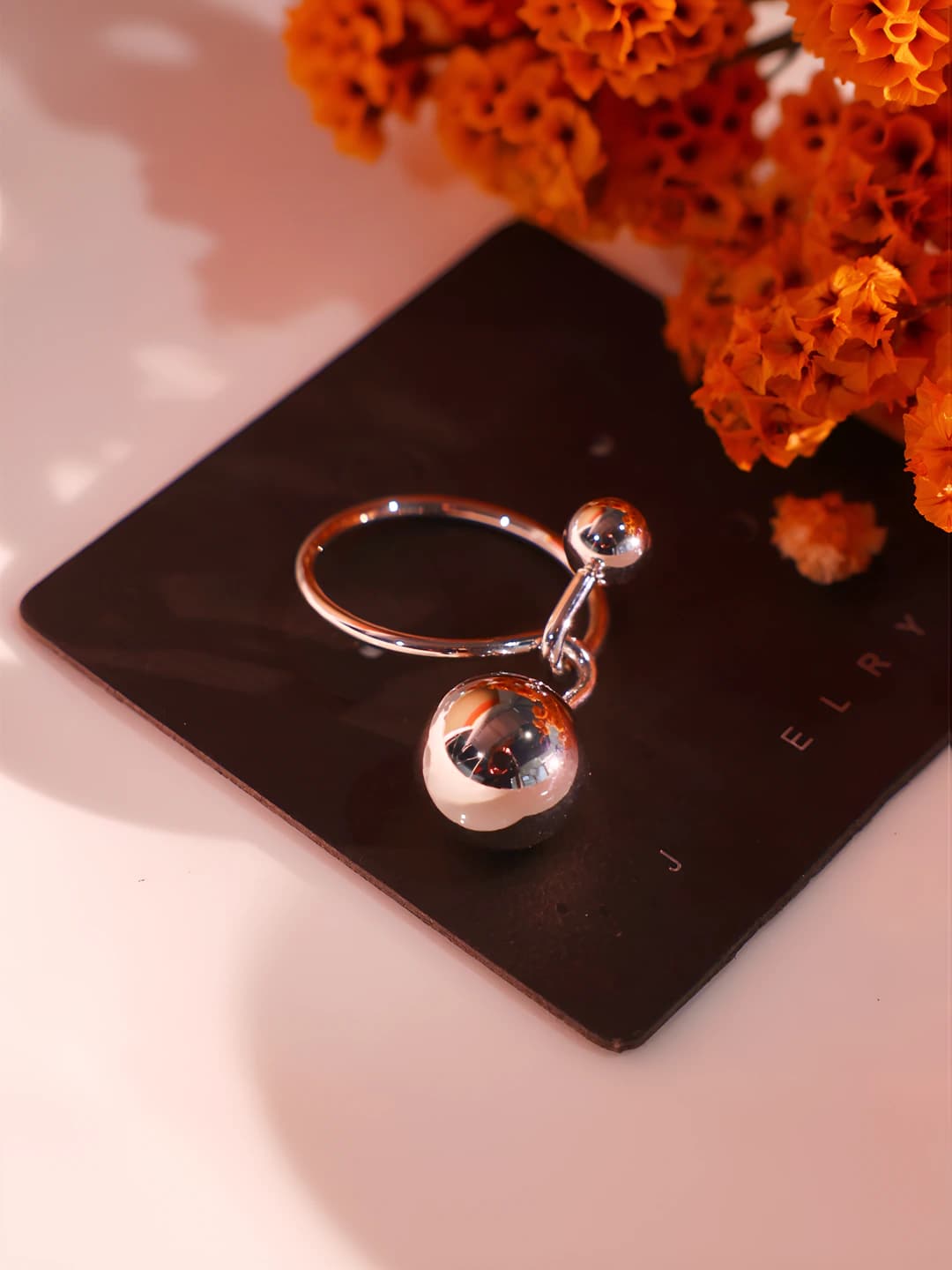 Silver, 2 round beads twisted ring, 1 pc