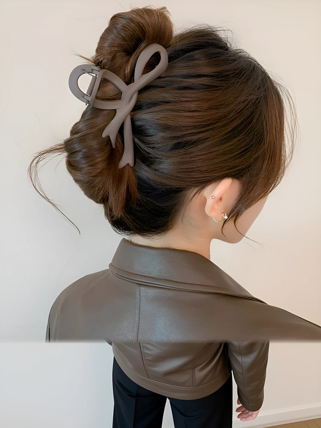 8# light coffee bow clip