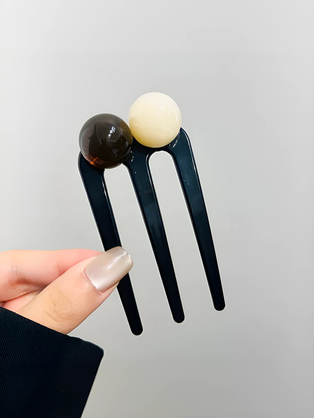 Beige-coffee, length 12 cm, half pearl 2 cm