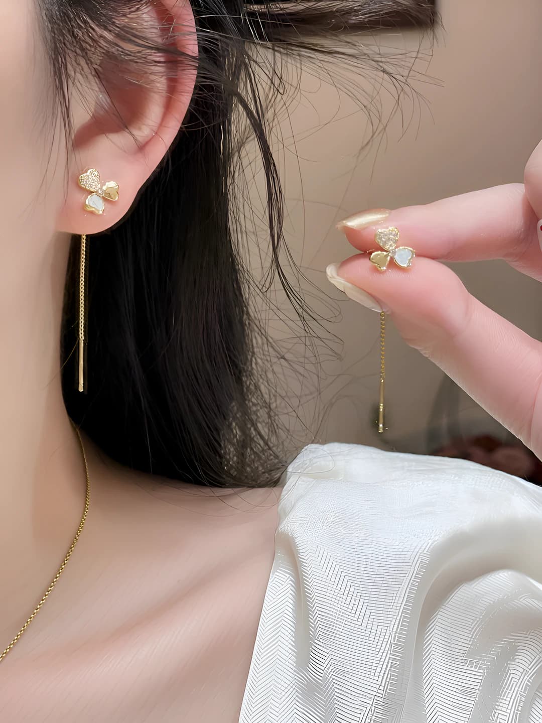 Women's gold clover flower earrings with silver posts, zirconia set, sweet style