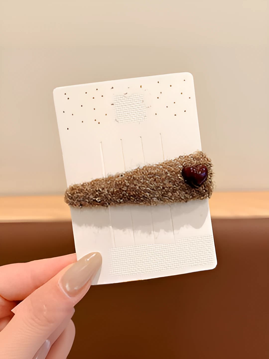 1# 1 pc [Caramel brown] furry heart hair clip