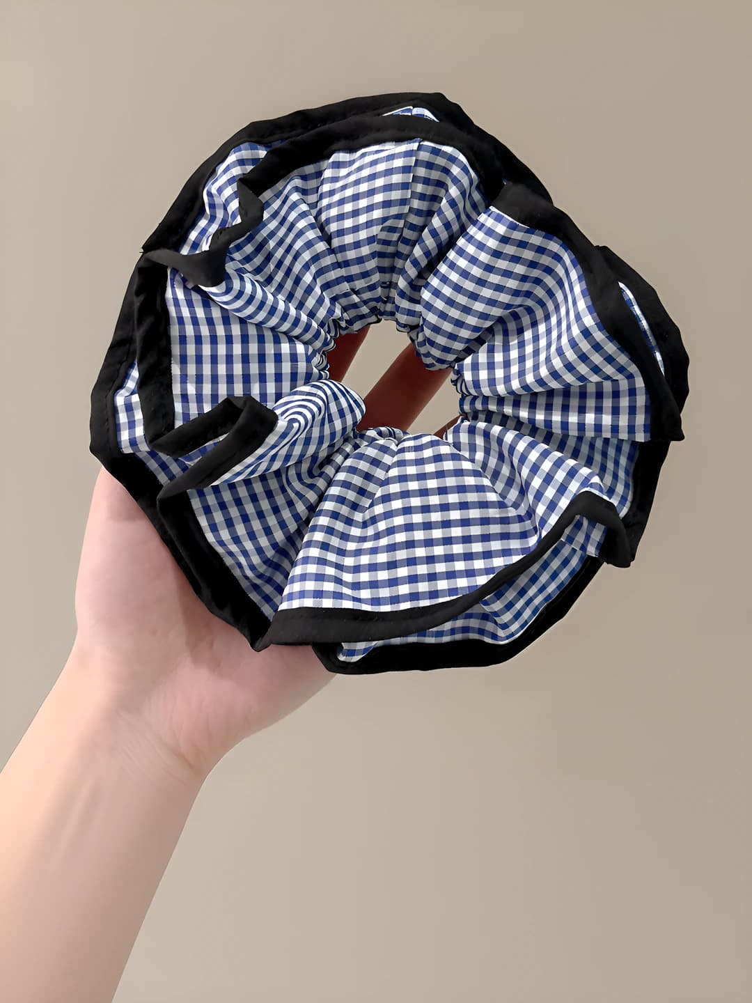 1# Black edge blue plaid - 17 cm