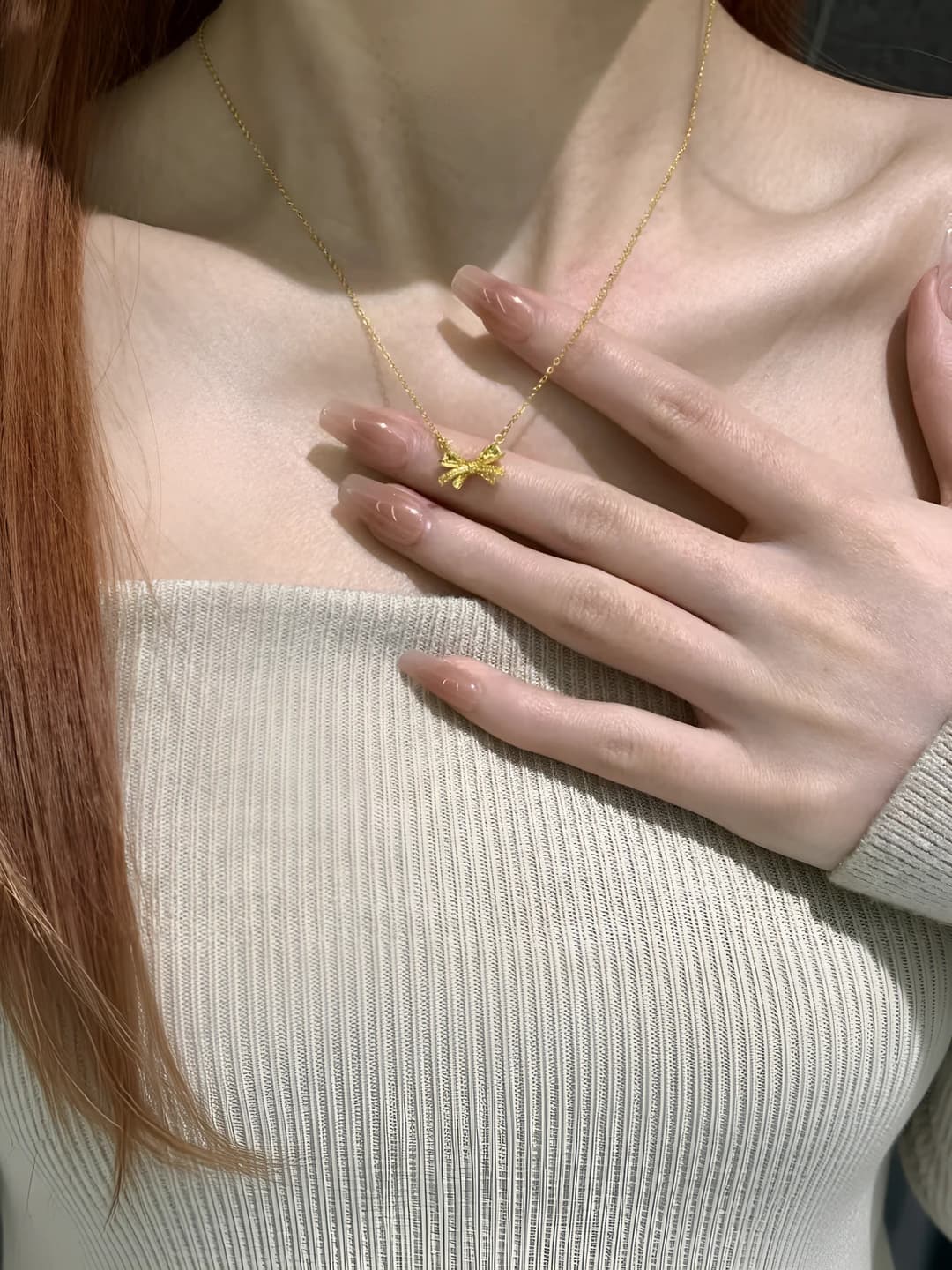 Women's gold bow pendant necklace: sweet style, regular weight, 41-50 cm length
