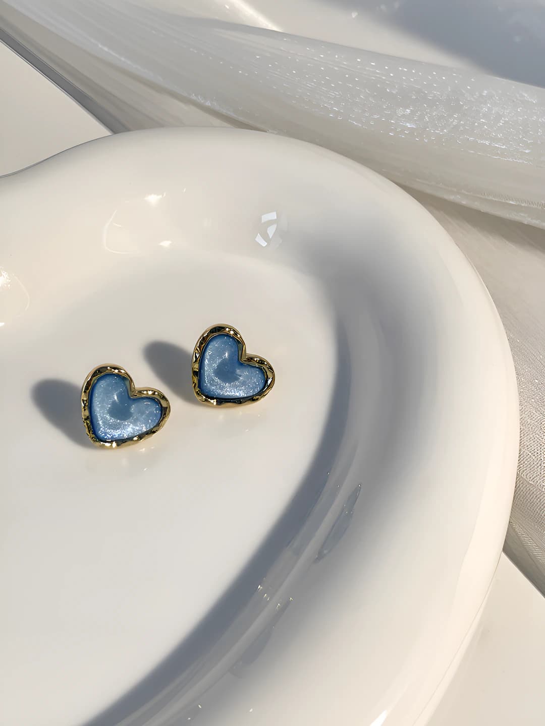1# Sparkly blue heart- Gold