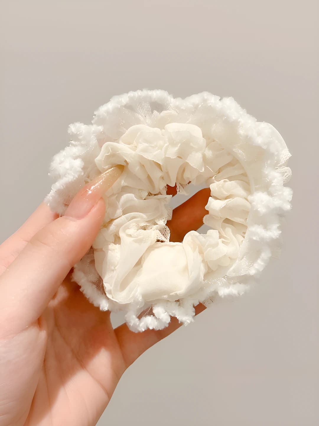Off-white lace edge 11 cm