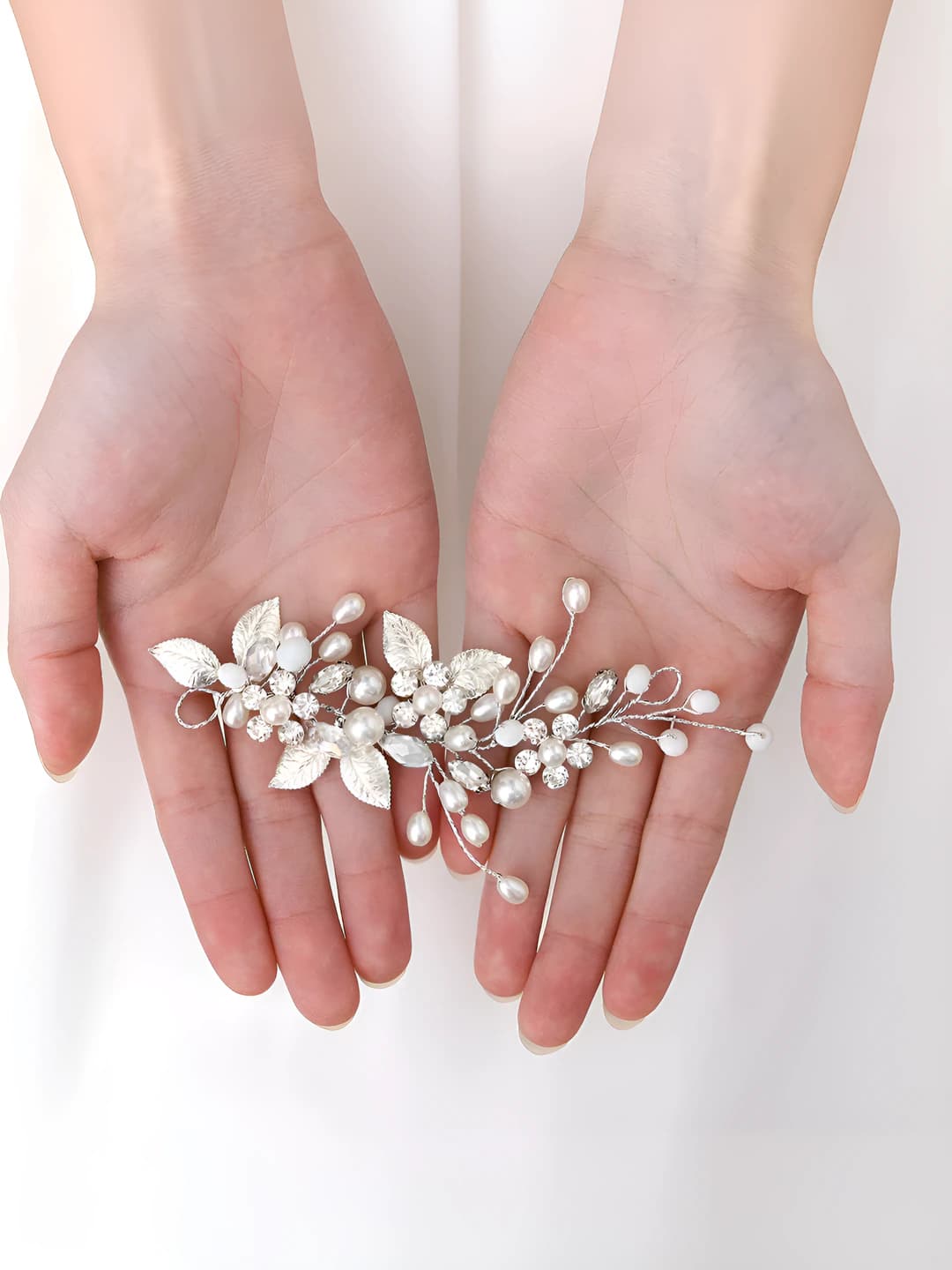 Women's crystal pearl hair clips and combs, Japanese-Korean style, natural design element