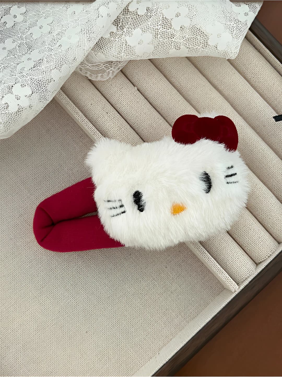 Red KT cat hair clip
