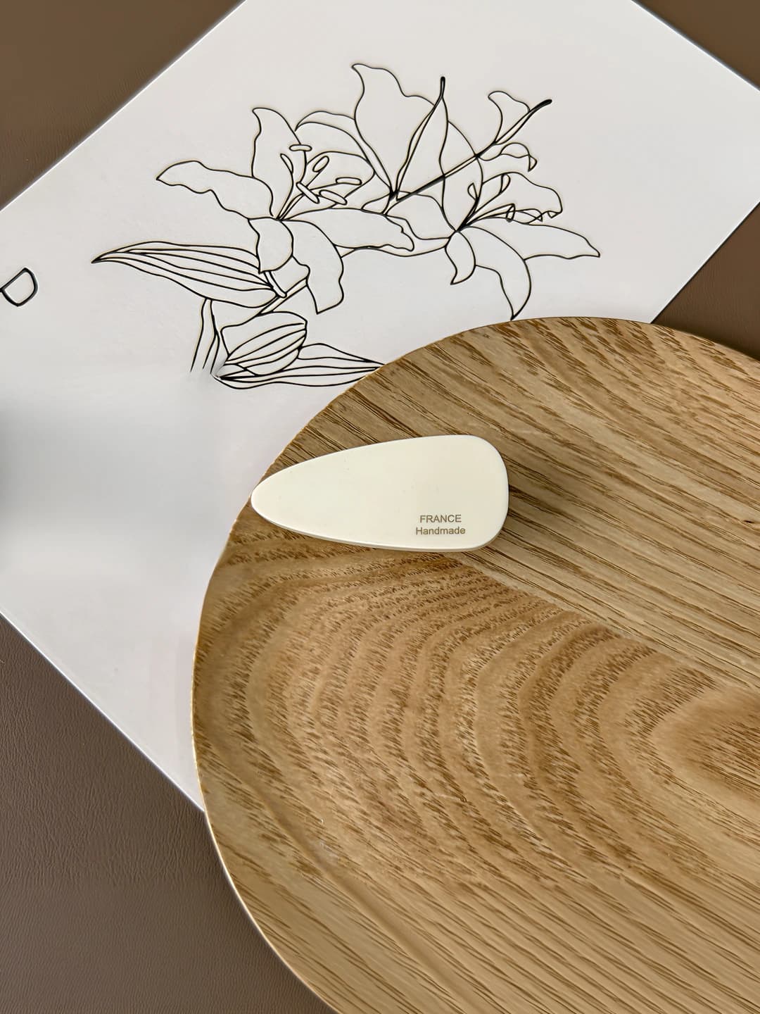 Teardrop hair clip