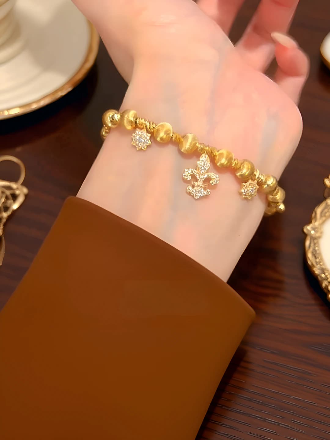 Women's retro style luxury feel bracelet with rhinestones and iris flower design